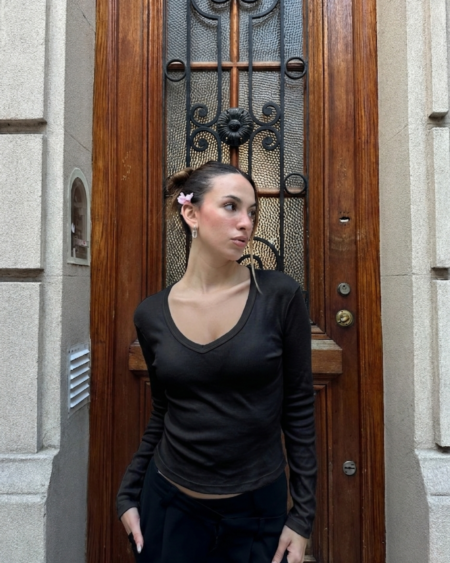 Camiseta ribb Escote V