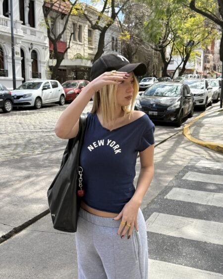Remera New York Ruedo al Corte